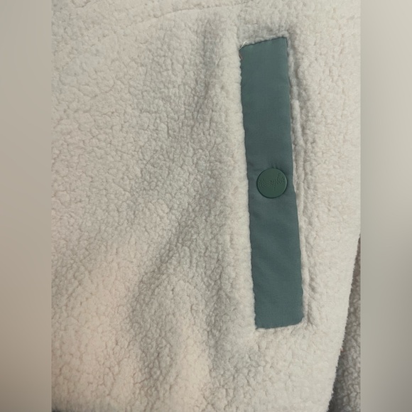 Wrangler Retro Half-Snap Sherpa Pullover in White, Size Medium - Picture 9 of 13